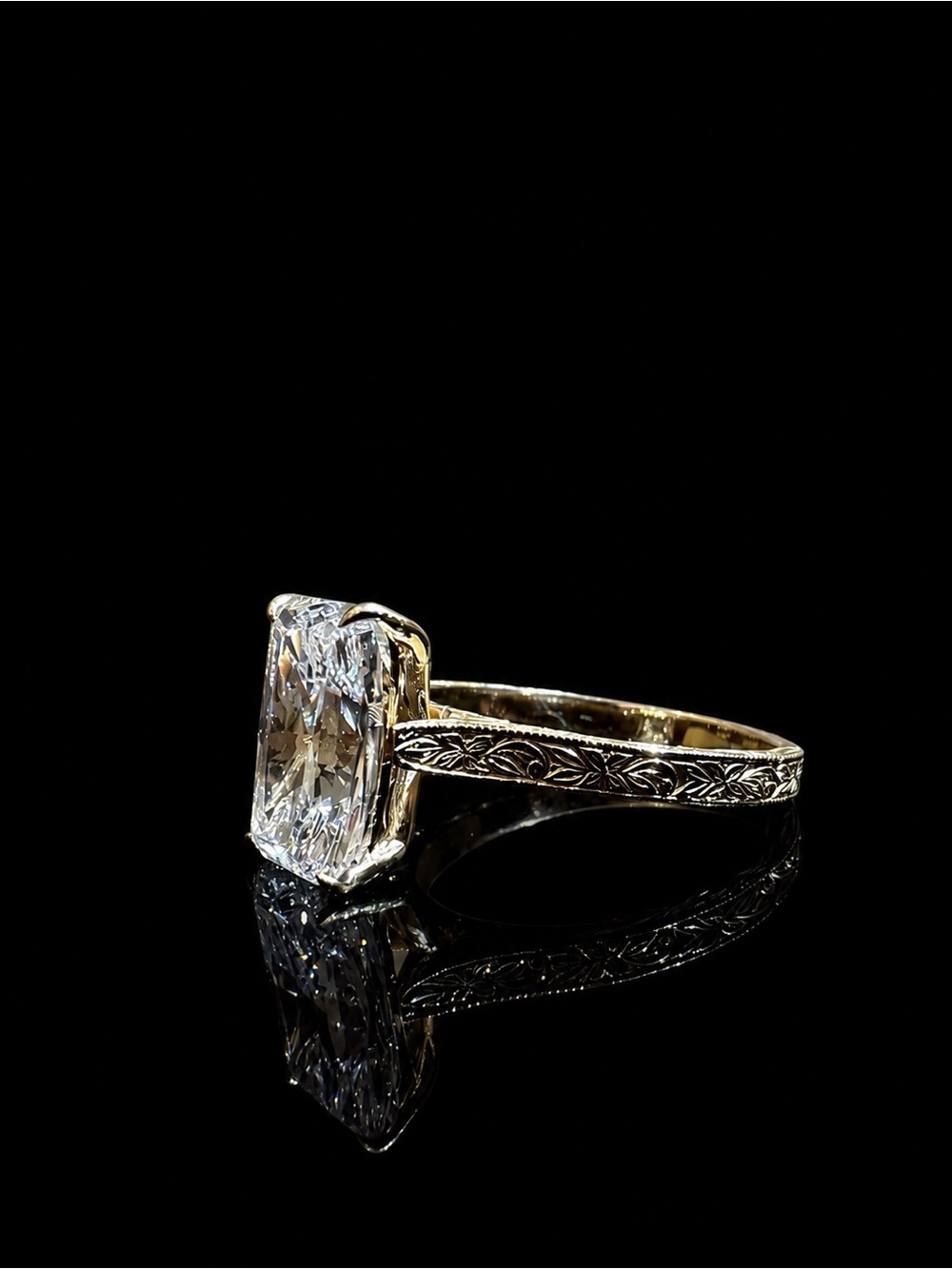 Vintage-Inspired Gold Engraved Ring with Clear Stone - Women Jewelry